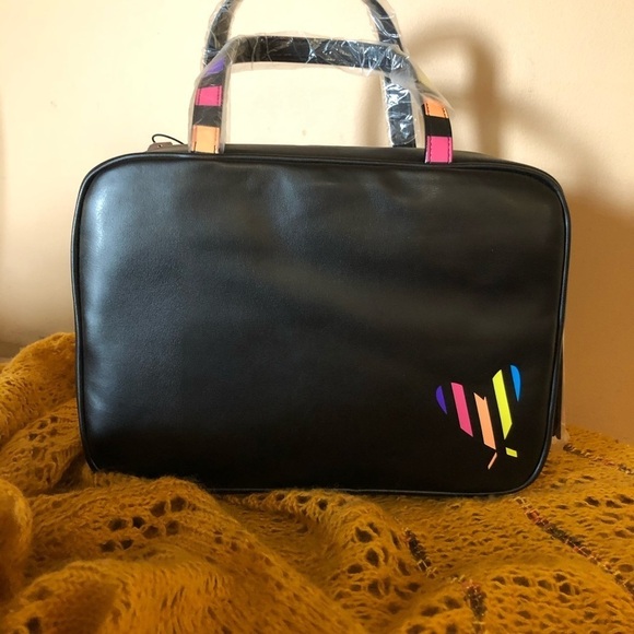 - 😊 !!NWT Victoria’s Secret cosmetics hanging bag - Picture 4 of 8